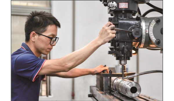 雙合金螺桿生產(chǎn)車(chē)間